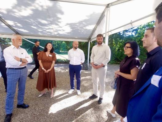 bf81003c-1ca5-45f5-92bc-4abf8d52da8e